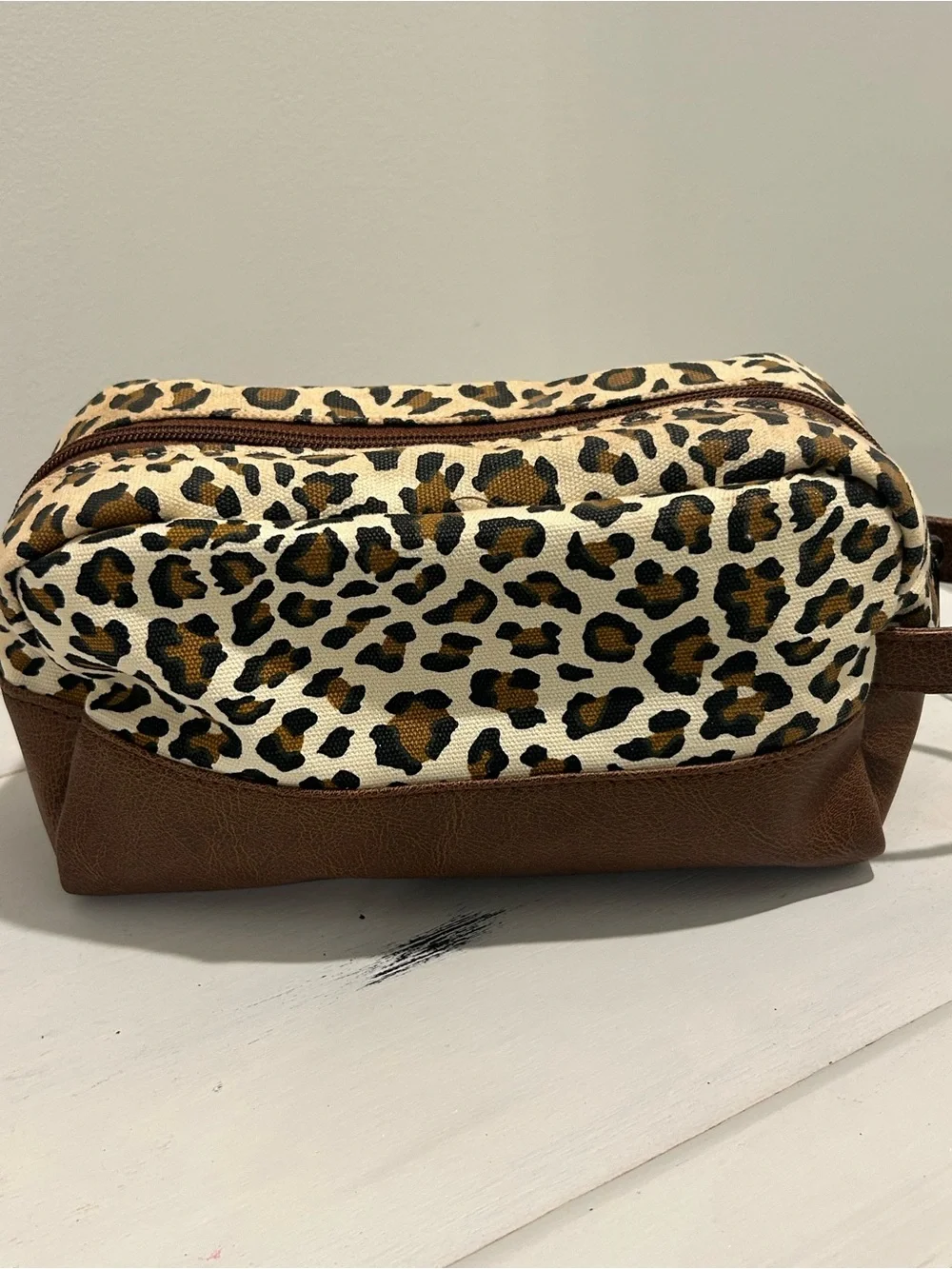 N/A toiletry bag